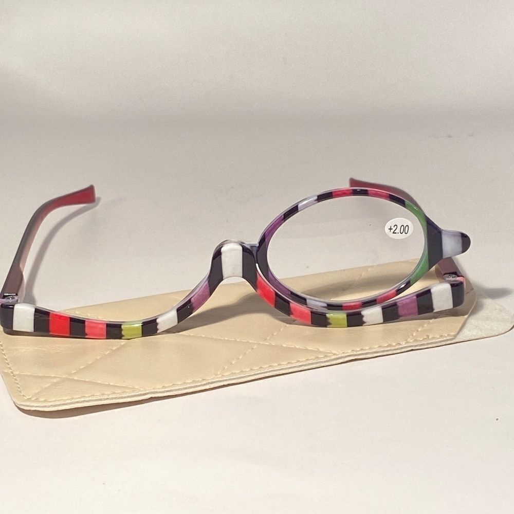 0981 Makeup Cosmetic 2.00 Flip Magnifying Glasses For Precision Application N…